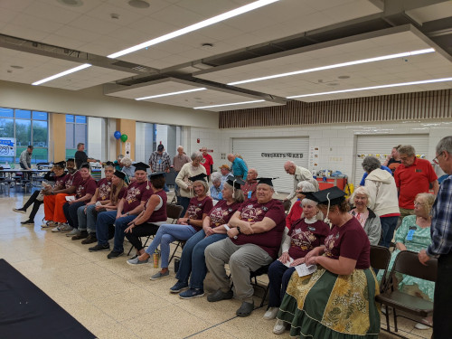 202306-CC-Grad-h.jpg